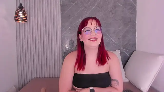 Snapshot of ArielSexHot chatting on December 4, 3:16 am ArielSexHot online show from December 4, 3:16 am