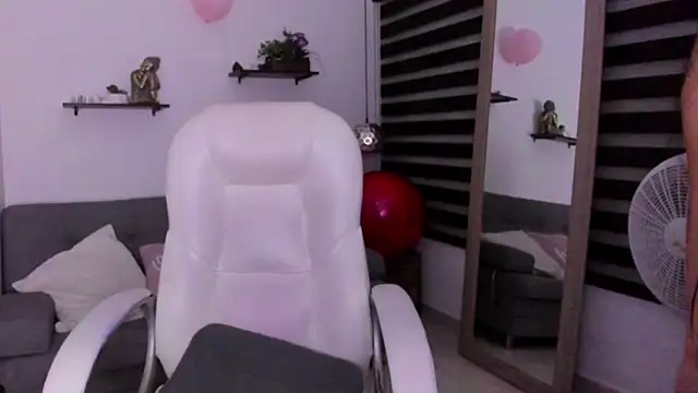 zoe turnner 18 online show from November 23, 12:16 pm