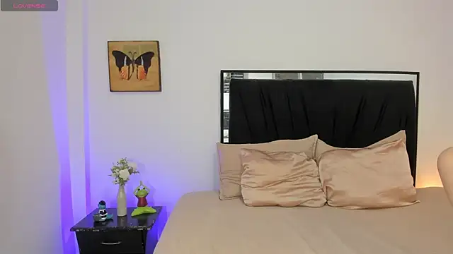 lilithTeen1  online show from October 16, 2:23 am