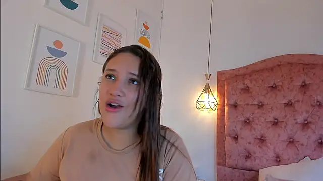 Snapshot of aprill21_ chatting on December 7, 12:56 pm aprill21 online show from December 7, 12:56 pm