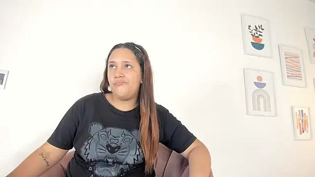 Snapshot of aprill21_ chatting on February 26, 1:52 pm aprill21 online show from February 26, 1:52 pm