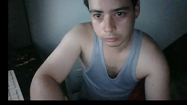 Snapshot of Gasparin32 chatting on April 29, 3:10 am Gasparin32 online show from April 29, 3:10 am