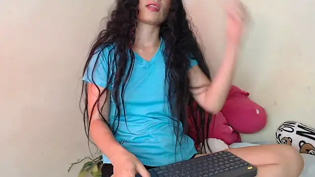 Snapshot of Gianna_cute_ chatting on October 6, 12:30 am Gianna cute online show from October 6, 12:30 am