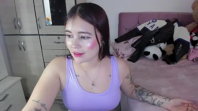 Snapshot of hotbbc_wife chatting on February 21, 10:15 pm hotbbc wife online show from February 21, 10:15 pm