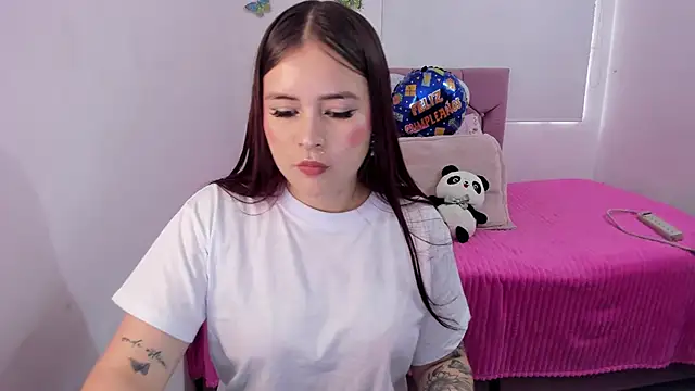 Snapshot of hotbbc_wife chatting on October 15, 5:57 pm hotbbc wife online show from October 15, 5:57 pm