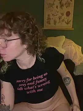 Snapshot of alt_cutie chatting on February 19, 11:36 pm alt cutie online show from February 19, 11:36 pm