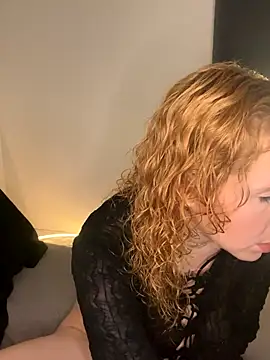 Snapshot of alt_cutie chatting on September 11, 5:46 pm alt cutie online show from September 11, 5:46 pm