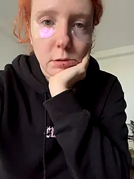 Snapshot of alt_cutie chatting on October 5, 3:54 pm alt cutie online show from October 5, 3:54 pm