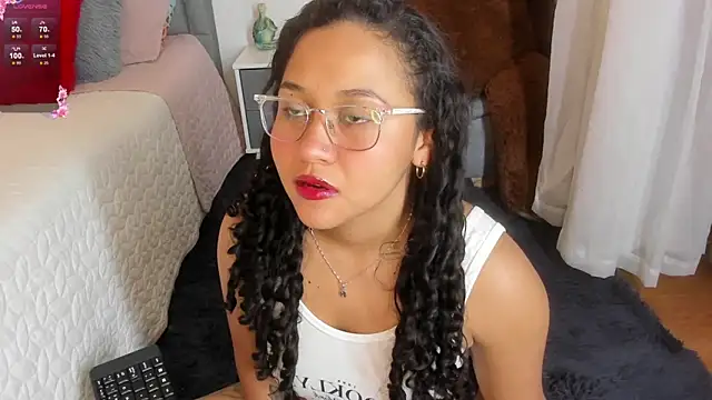 Snapshot of juphiteer chatting on March 3, 2:59 pm juphiteer online show from March 3, 2:59 pm