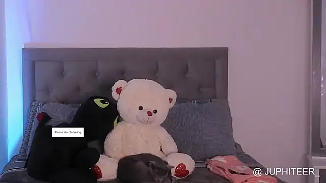 Snapshot of juphiteer chatting on October 9, 2:26 pm juphiteer online show from October 9, 2:26 pm