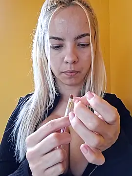 allinqueen online show from April 22, 9:01 am