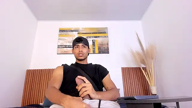 Snapshot of zander_2120 chatting on October 18, 1:23 pm zander 2120 online show from October 18, 1:23 pm