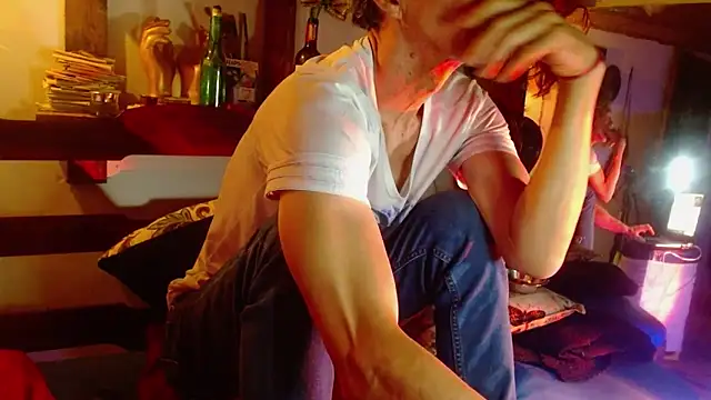 laye19 online show from April 22, 12:02 am