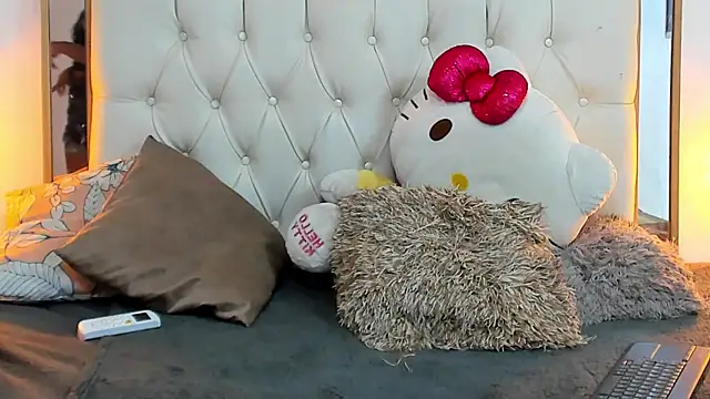 Snapshot of camila_sex_latina chatting on January 7, 2:42 am camila sex latina online show from January 7, 2:42 am