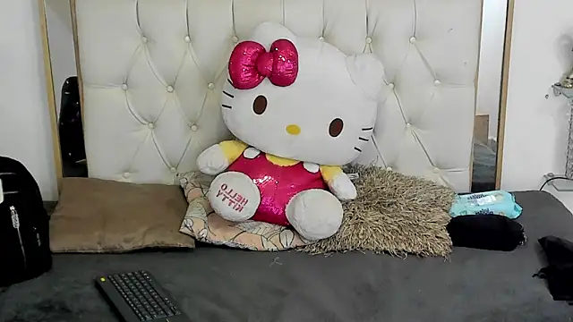 Snapshot of camila_sex_latina chatting on March 17, 5:45 am camila sex latina online show from March 17, 5:45 am