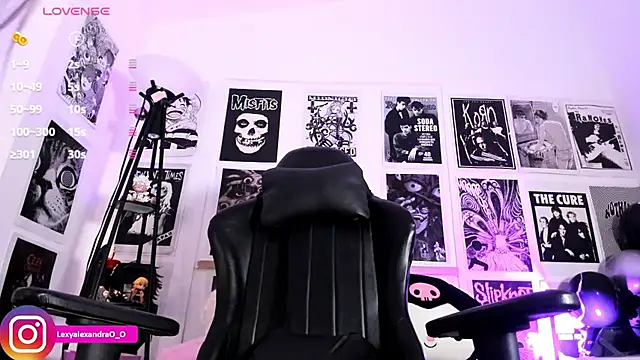 Snapshot of Lexyjoycce chatting on February 3, 9:09 pm Lexyjoycce online show from February 3, 9:09 pm