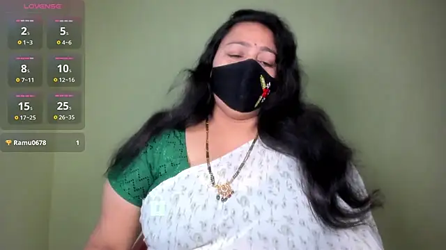 Snapshot of neelu-hoty chatting on June 5, 8:53 am neelu-hoty online show from June 5, 8:53 am