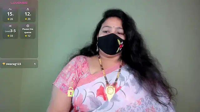 Snapshot of neelu-hoty chatting on June 21, 8:17 am neelu-hoty online show from June 21, 8:17 am