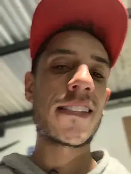 Snapshot of 27powercm chatting on December 21, 6:31 am 27powercm online show from December 21, 6:31 am