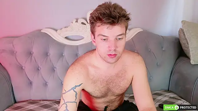 ArthurWhitee online show from April 24, 8:17 am