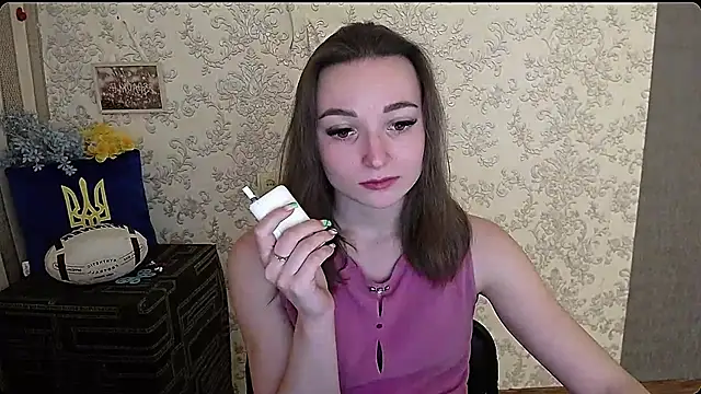  Barbie Kiss  online show from January 8, 9:21 am