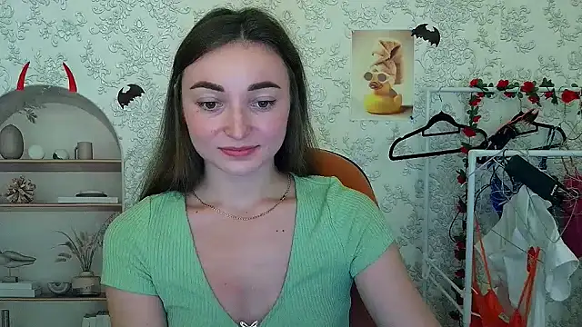  Barbie Kiss  online show from November 2, 5:37 pm