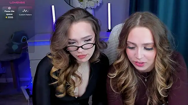 YaraKroft  online show from November 29, 5:49 pm