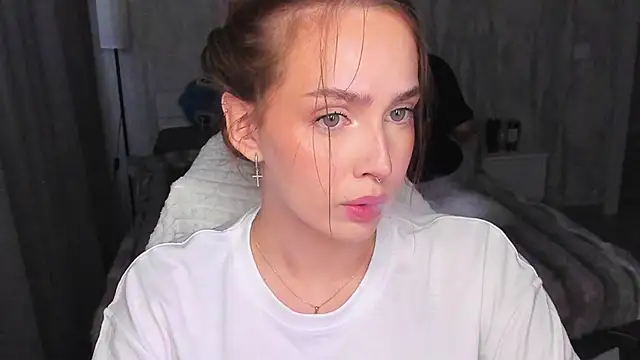 Snapshot of YaraKroft_ chatting on July 14, 10:43 am YaraKroft online show from July 14, 10:43 am