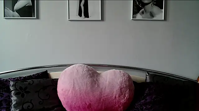 sexyjennyeu online show from February 12, 1:16 pm