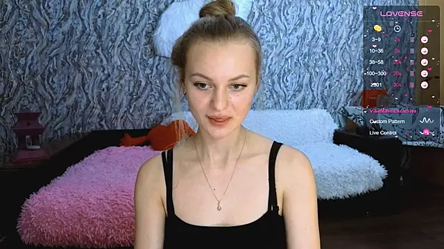 Elfanna online show from October 9, 5:33 pm