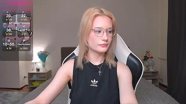 Snapshot of DearLia chatting on December 21, 4:19 am DearLia online show from December 21, 4:19 am