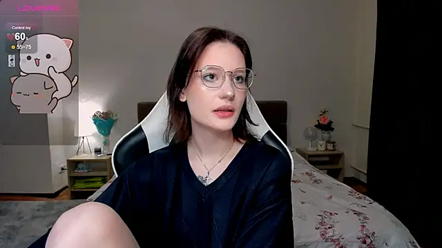 Snapshot of DearLia chatting on February 1, 8:16 pm DearLia online show from February 1, 8:16 pm