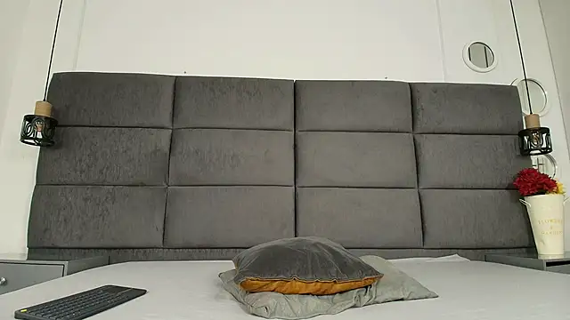 Hanna lens online show from November 24, 10:20 pm