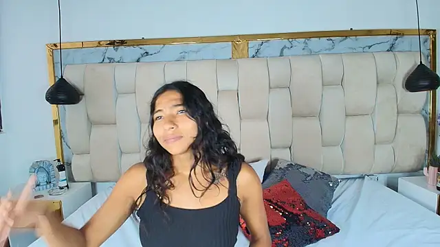 Snapshot of Hanna_lens chatting on May 10, 8:47 pm Hanna lens online show from May 10, 8:47 pm