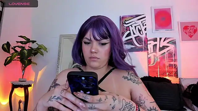 AnnieHuntters online show from January 22, 3:20 am