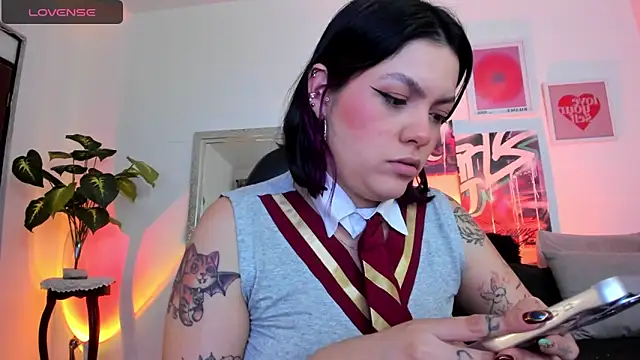 AnnieHuntters online show from March 8, 1:28 am