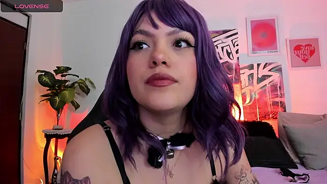 AnnieHuntters online show from March 19, 3:20 am