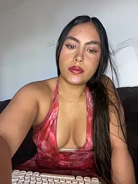  Danaa online show from April 14, 7:20 pm