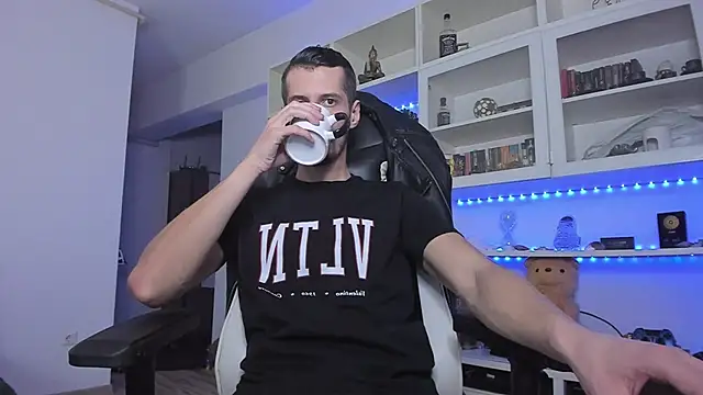 ToddClaytonn online show from December 3, 7:33 pm