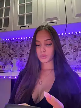 Snapshot of EricaWalls chatting on December 22, 3:33 pm EricaWalls online show from December 22, 3:33 pm