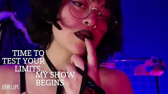 vanelope11 online show from September 17, 7:37 pm