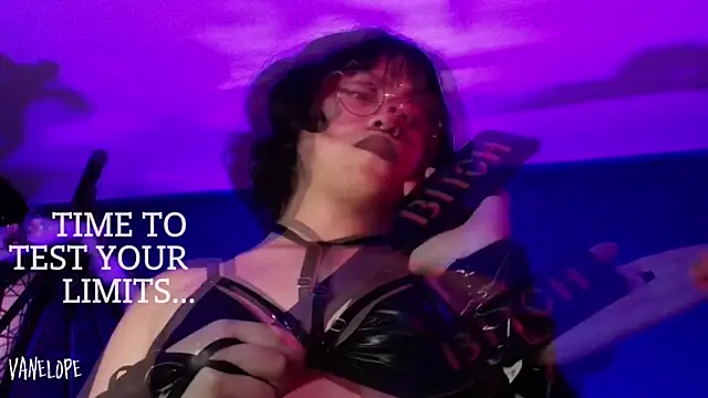 vanelope11 online show from October 22, 6:51 pm