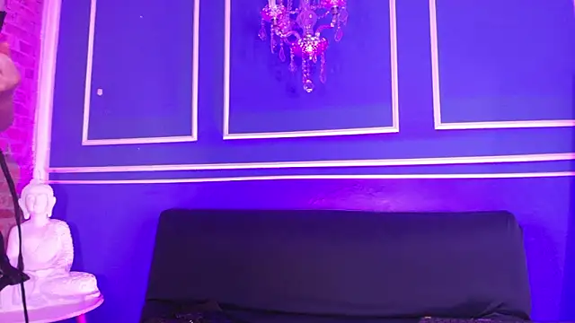 Snapshot of vanelope11 chatting on February 22, 2:45 am vanelope11 online show from February 22, 2:45 am