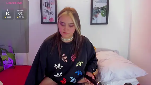 Snapshot of katy_giil chatting on February 27, 2:54 pm katy giil online show from February 27, 2:54 pm