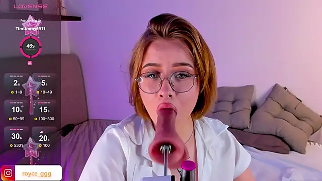 Snapshot of royce_ghost1 chatting on March 11, 2:32 am royce ghost1 online show from March 11, 2:32 am