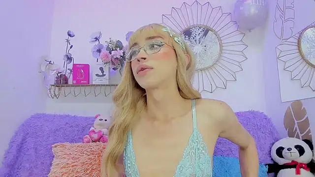 Snapshot of Ariadna_Evangeline chatting on July 18, 5:44 am Ariadna Evangeline online show from July 18, 5:44 am