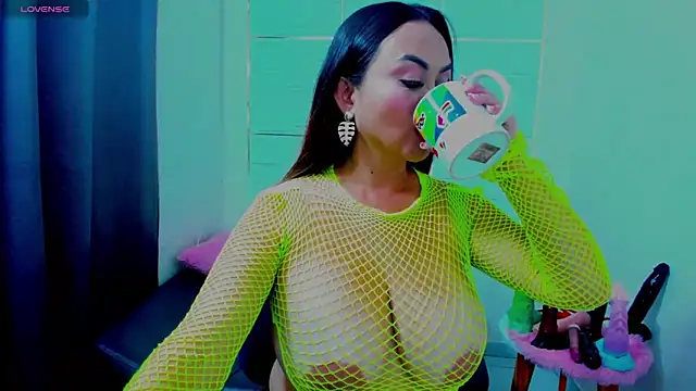 IsaSixty9 online show from February 6, 8:45 pm