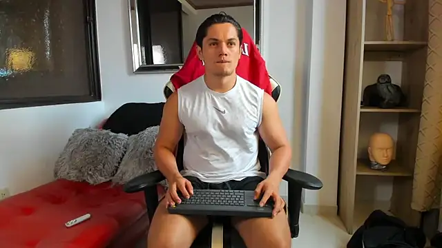 julian wallace online show from April 17, 4:43 pm