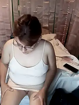 Snapshot of JOSSYANNE chatting on October 1, 6:08 am JOSSYANNE online show from October 1, 6:08 am