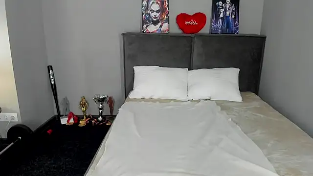 MuscleXXXBarbie online show from April 22, 9:01 am